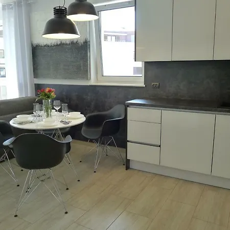 Impresja 42 Z Garazem Apartamento