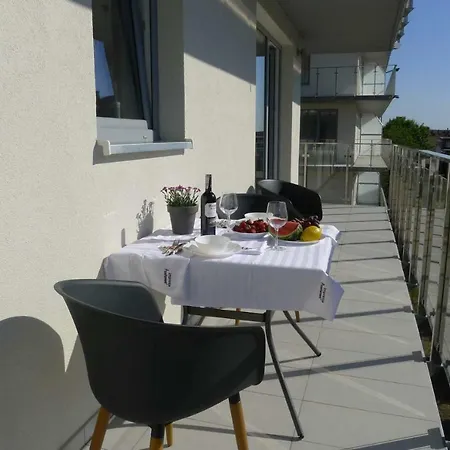 Impresja 42 Z Garazem Apartamento