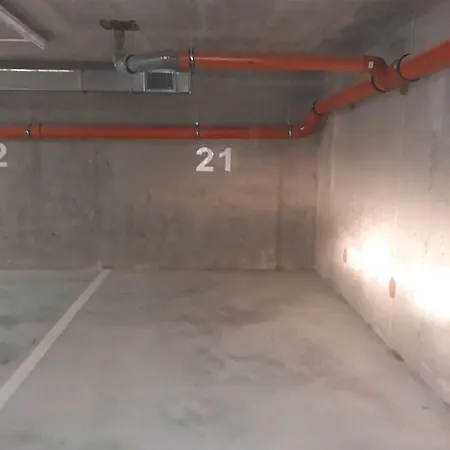 Impresja 42 Z Garazem